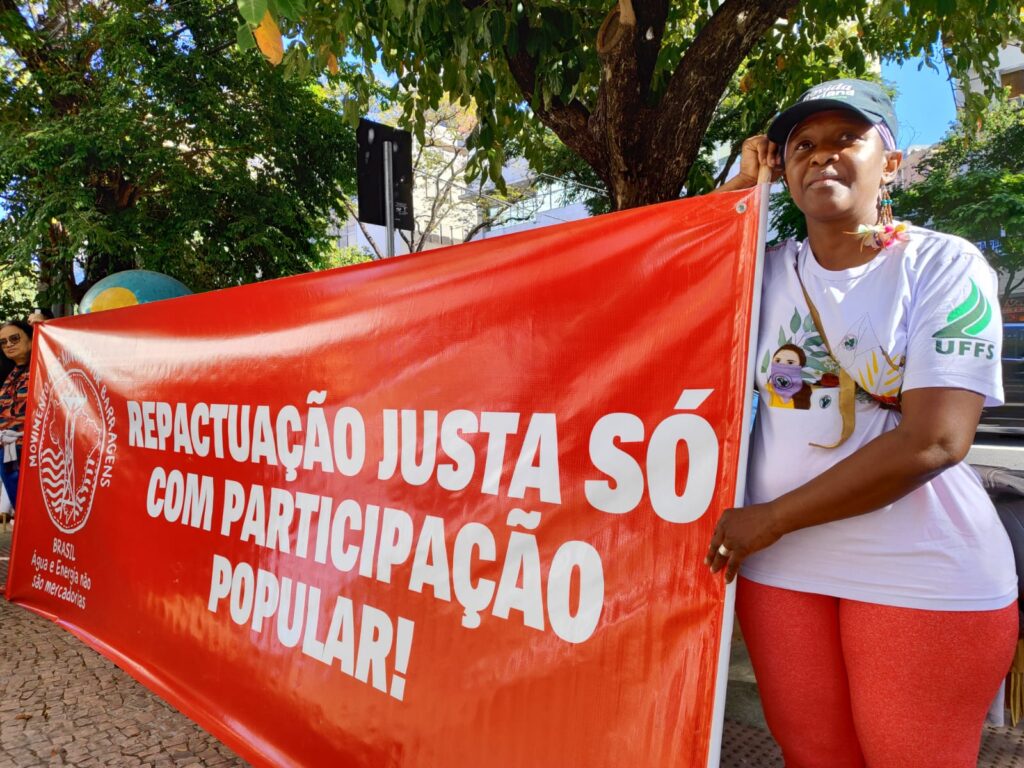 Atingidos pela barragem de Fundão buscam justiça