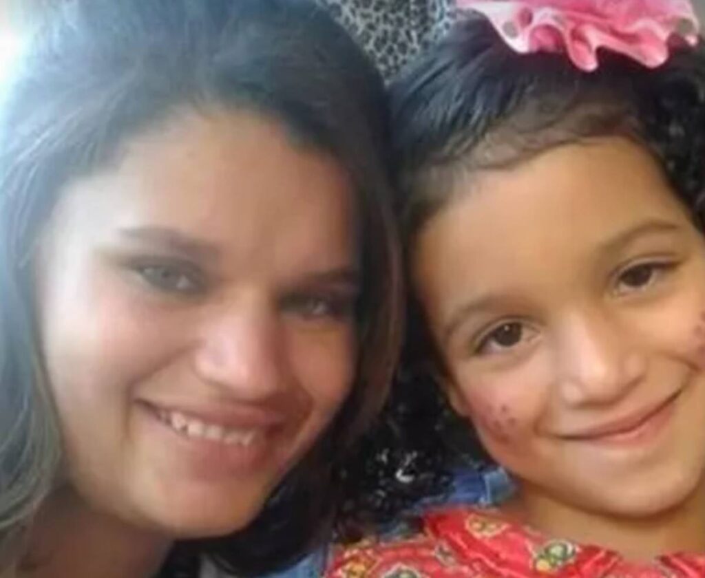 Pâmela Rayane perdeu a filha Emanuelle, de 5 anos, na tragédia de Mariana