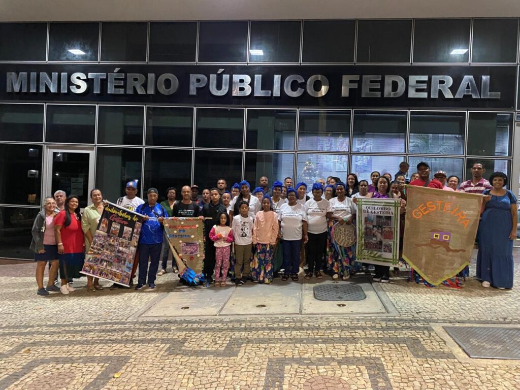 Quilombolas atingidos pela tragédia de Mariana protestam no MPF