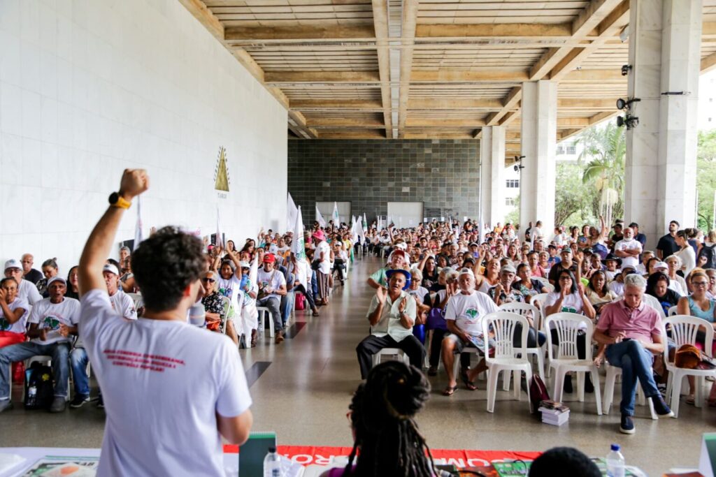 Atingidos fazem protesto em BH e pressionam por novo acordo de reparação (FOTO: MAB/Divulgação)